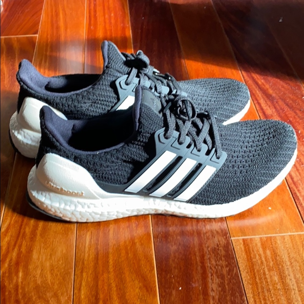 Adidas Ultraboost Men’s size 8 (women’s size 9)